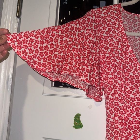 Billabong Red and White Floral Blouse - Picture 4 of 9